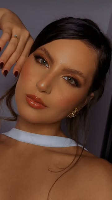 Extensão de cílios e maquiagem profissional - resultado real da Bloom Beauty Care