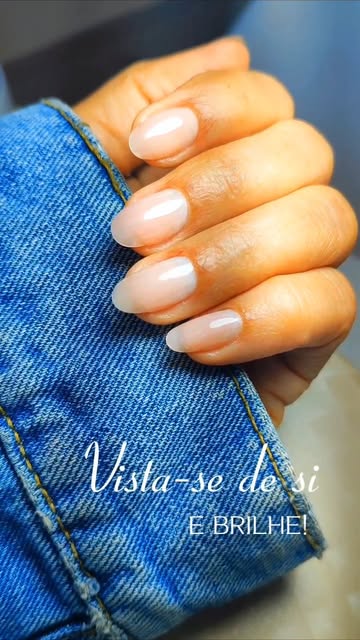 Alongamento de unhas profissional feito na Bloom Beauty Care em Aparecida de Goiânia