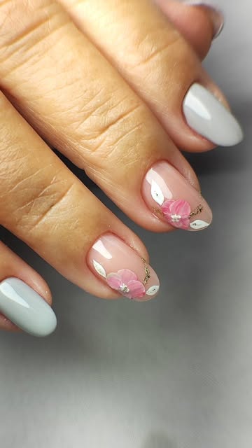Banho de gel profissional para unhas naturais na Bloom Beauty Care